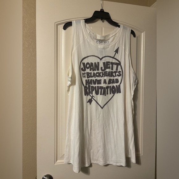 Torrid Classic Raglan Tank - Joan Jett White - Picture 5 of 9